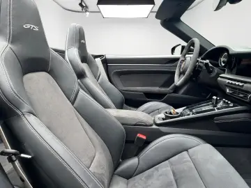 PORSCHE 992 CARRERA GTS CABRIO SPORT DESIGN BOSE 1.HAND