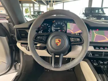 PORSCHE 992 Carrera Coupe SPORTABGAS BOSE 14WEGE CAM DAB