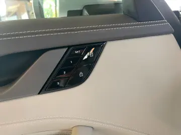 PORSCHE 992 Carrera Coupe SPORTABGAS BOSE 14WEGE CAM DAB