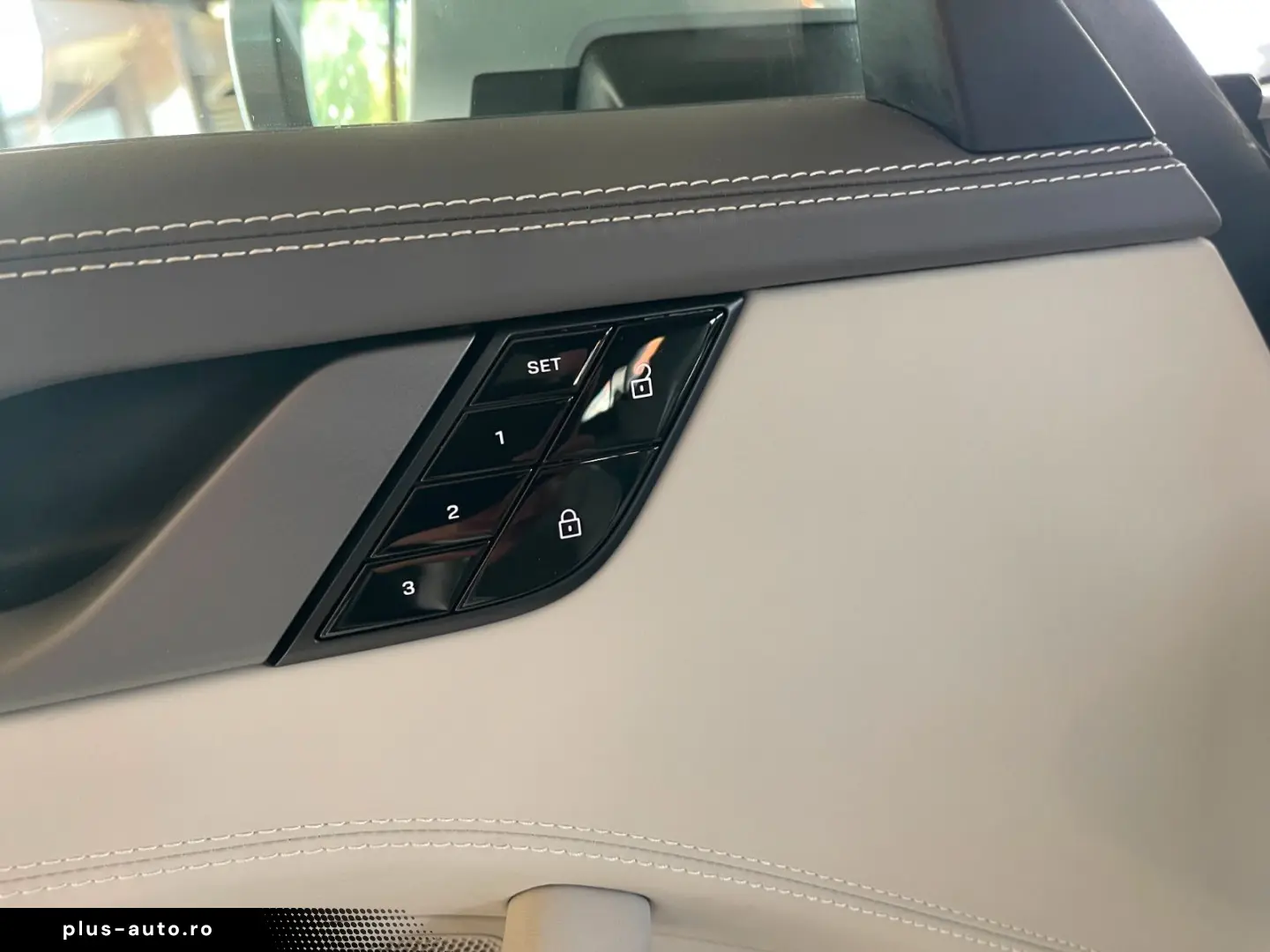 PORSCHE 992 Carrera Coupe SPORTABGAS BOSE 14WEGE CAM DAB