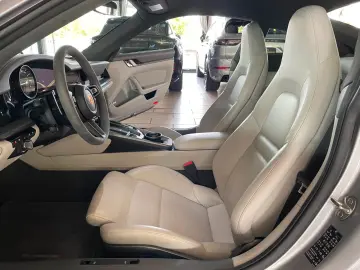 PORSCHE 992 Carrera Coupe SPORTABGAS BOSE 14WEGE CAM DAB