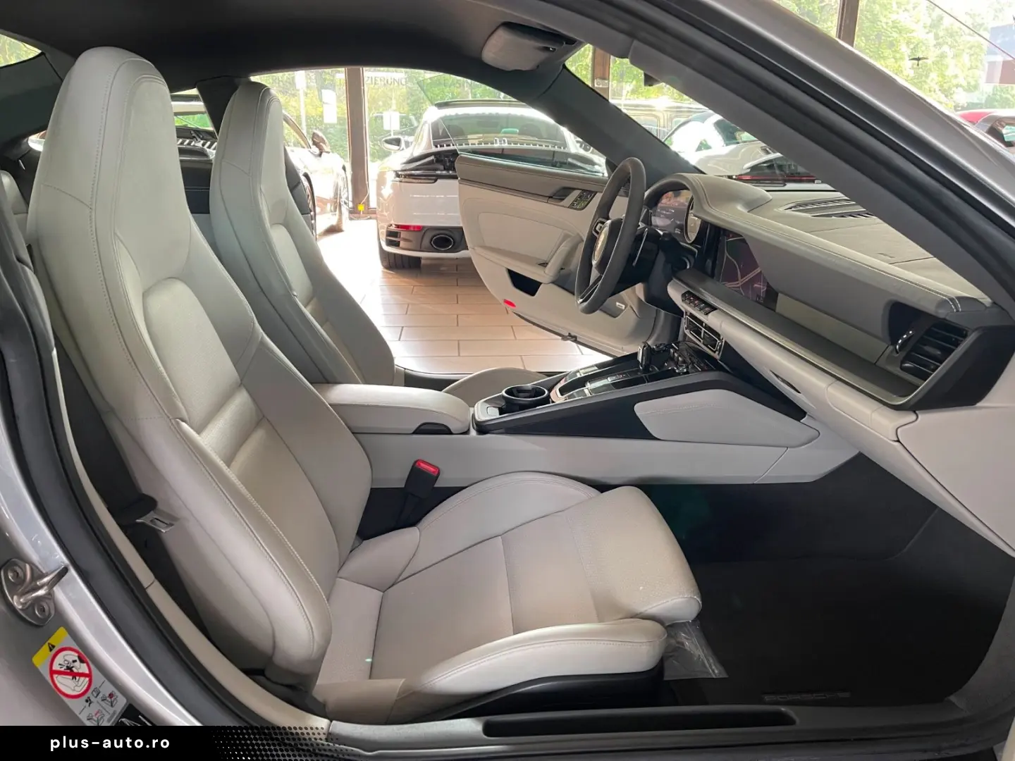 PORSCHE 992 Carrera Coupe SPORTABGAS BOSE 14WEGE CAM DAB