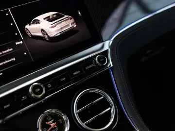 BENTLEY Continental GT 4.0 V8 S   ROTATING DISPLAY   NAI