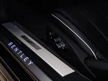 BENTLEY Continental GT 4.0 V8 S   ROTATING DISPLAY   NAI