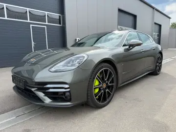 PORSCHE Panamera Sport Turismo Turbo S E-Hybrid Pano 21