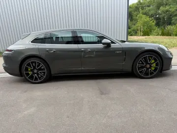 PORSCHE Panamera Sport Turismo Turbo S E-Hybrid Pano 21