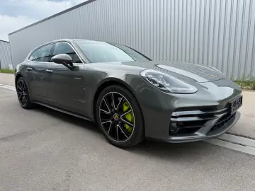 PORSCHE Panamera Sport Turismo Turbo S E-Hybrid Pano 21