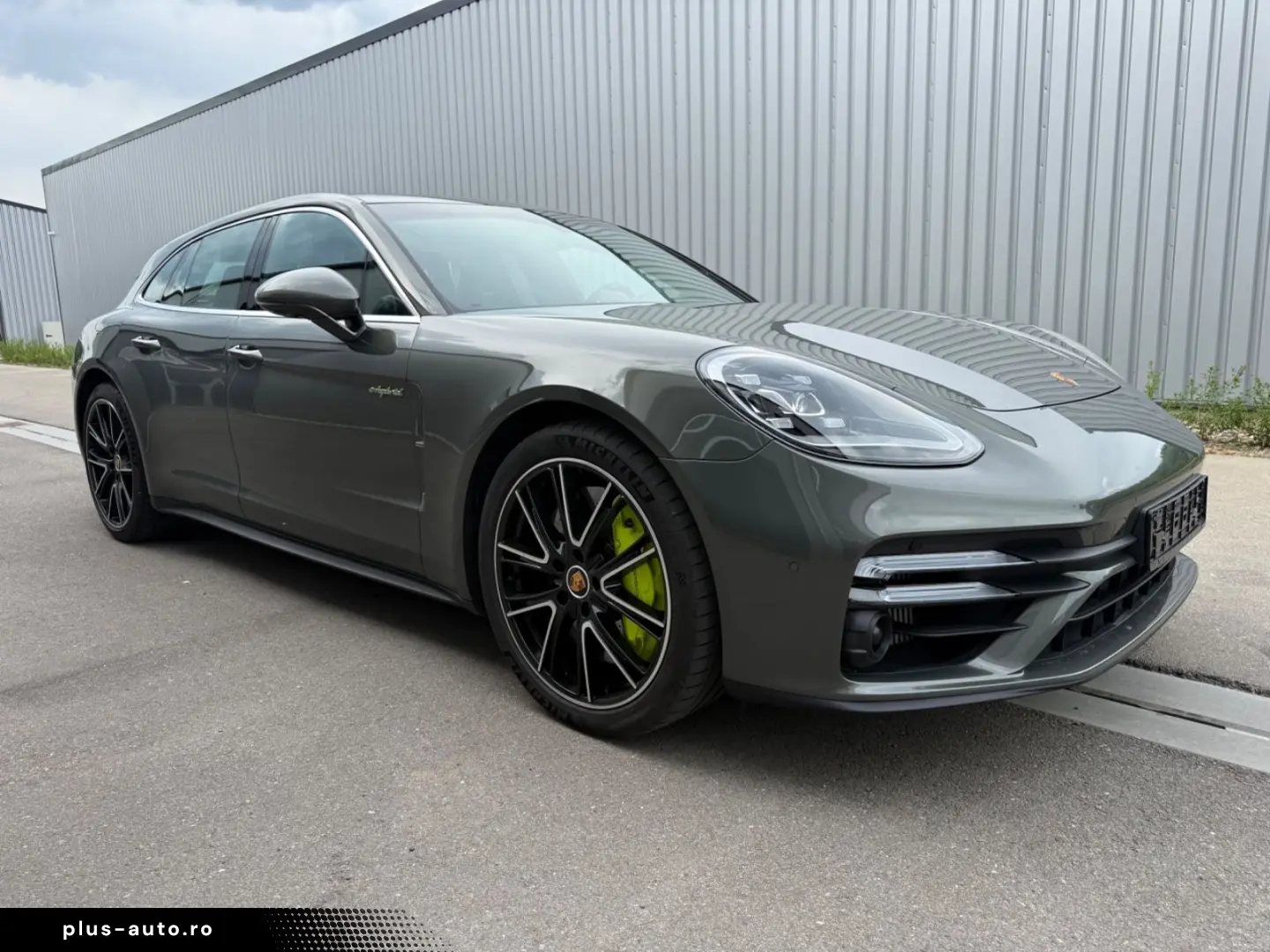 PORSCHE Panamera Sport Turismo Turbo S E-Hybrid Pano 21