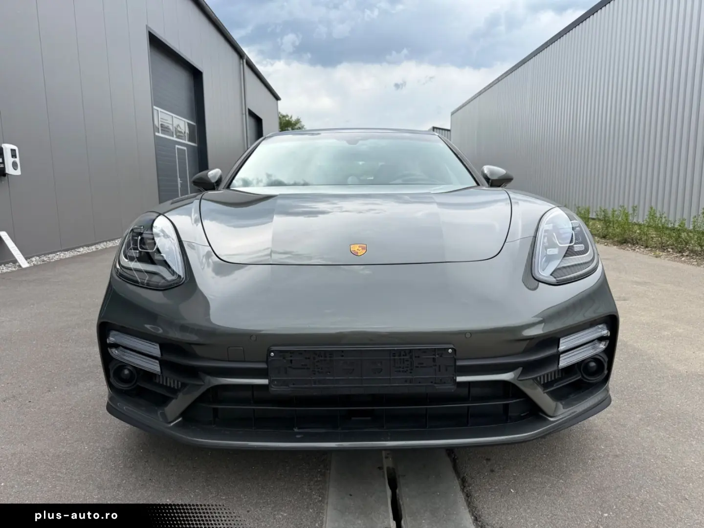 PORSCHE Panamera Sport Turismo Turbo S E-Hybrid Pano 21