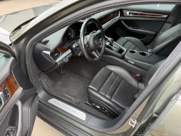 PORSCHE Panamera Sport Turismo Turbo S E-Hybrid Pano 21
