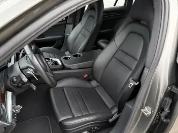PORSCHE Panamera Sport Turismo Turbo S E-Hybrid Pano 21