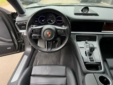 PORSCHE Panamera Sport Turismo Turbo S E-Hybrid Pano 21
