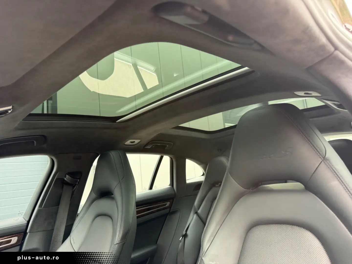 PORSCHE Panamera Sport Turismo Turbo S E-Hybrid Pano 21