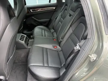 PORSCHE Panamera Sport Turismo Turbo S E-Hybrid Pano 21