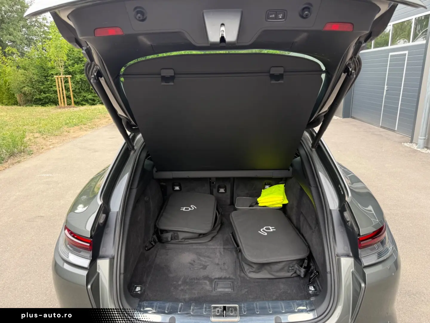 PORSCHE Panamera Sport Turismo Turbo S E-Hybrid Pano 21