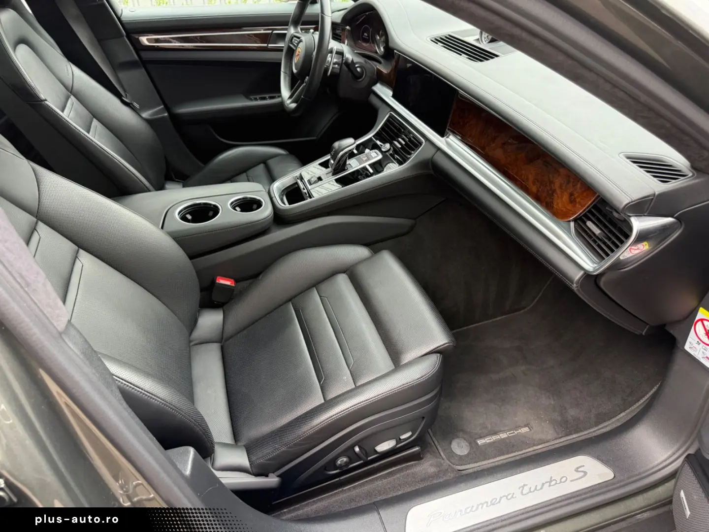 PORSCHE Panamera Sport Turismo Turbo S E-Hybrid Pano 21