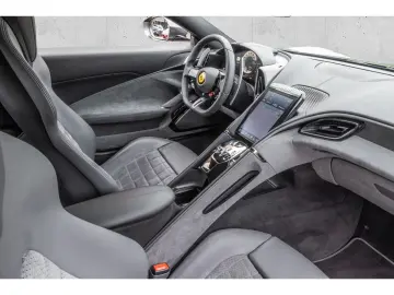FERRARI Roma  MagneRide JBL Matrix-LED 360  1.Hd. CarPla