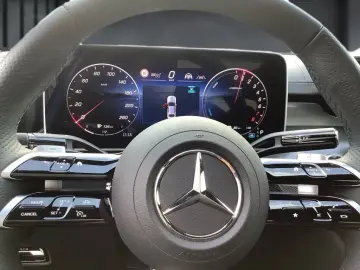 MERCEDES-BENZ C 300 e 4M AMG DIGITAL PANO DISTRONIC