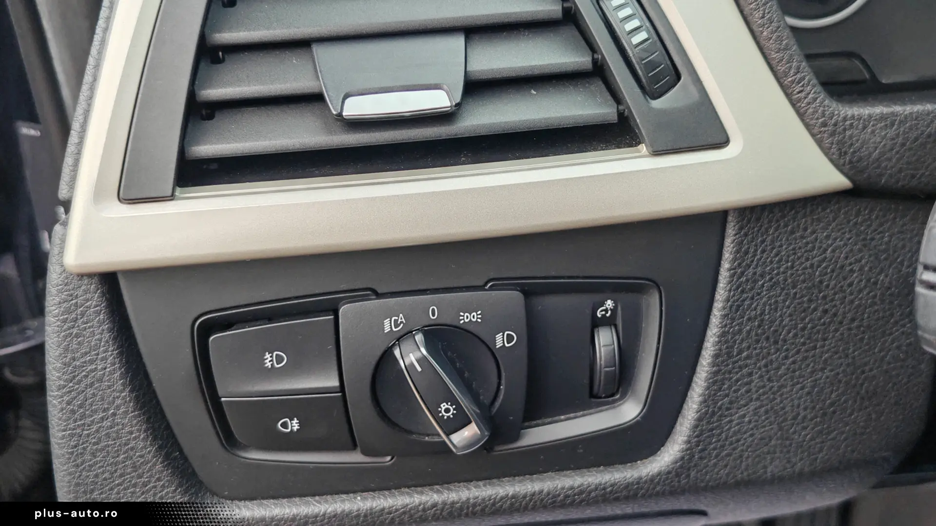 BMW 318d 150cp  10.2015  Automat  Înmatriculat   Proprietar