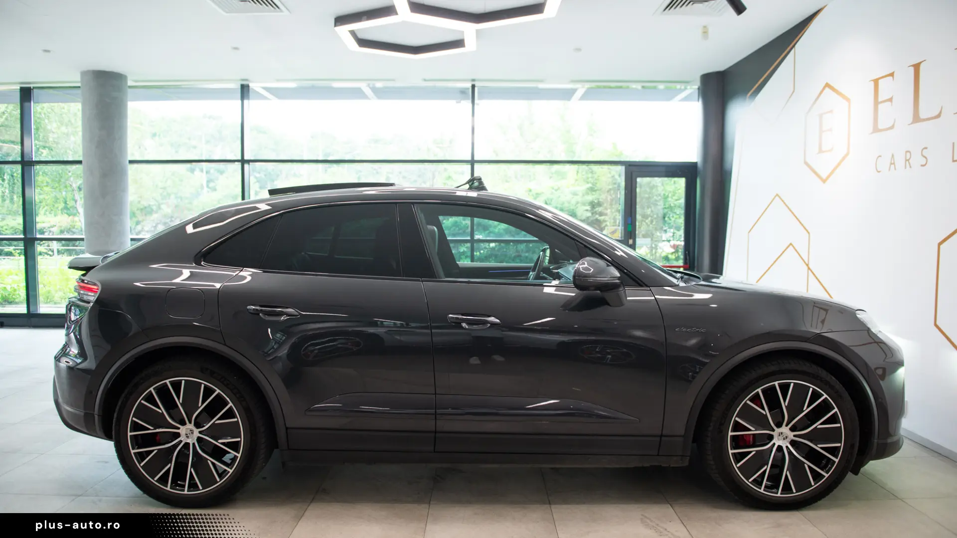 Porsche Macan Electric 4S