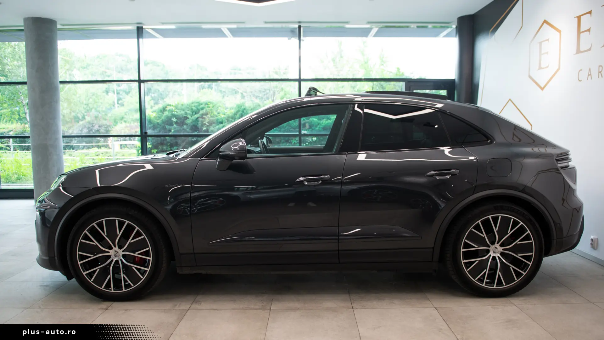 Porsche Macan Electric 4S