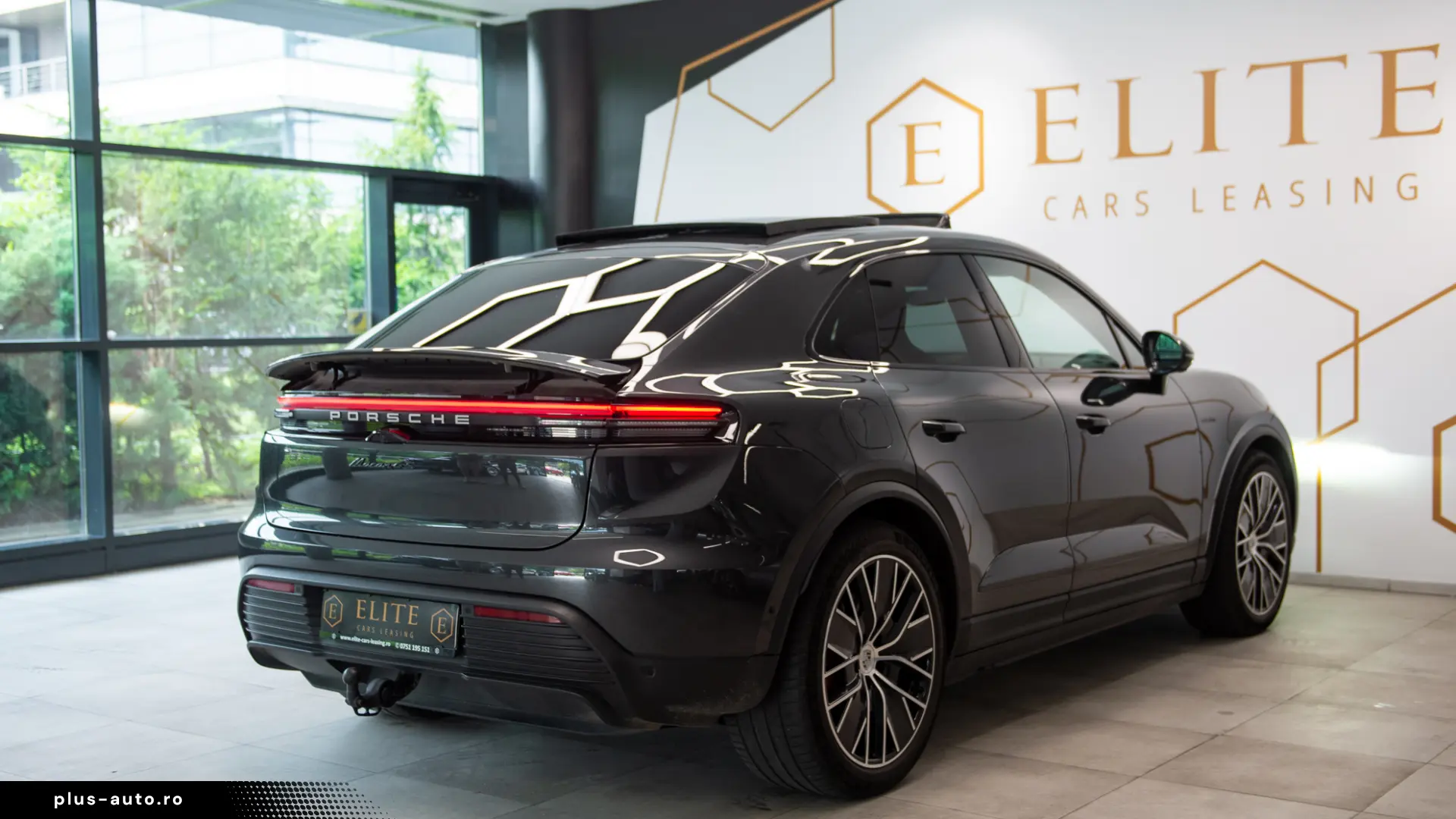 Porsche Macan Electric 4S