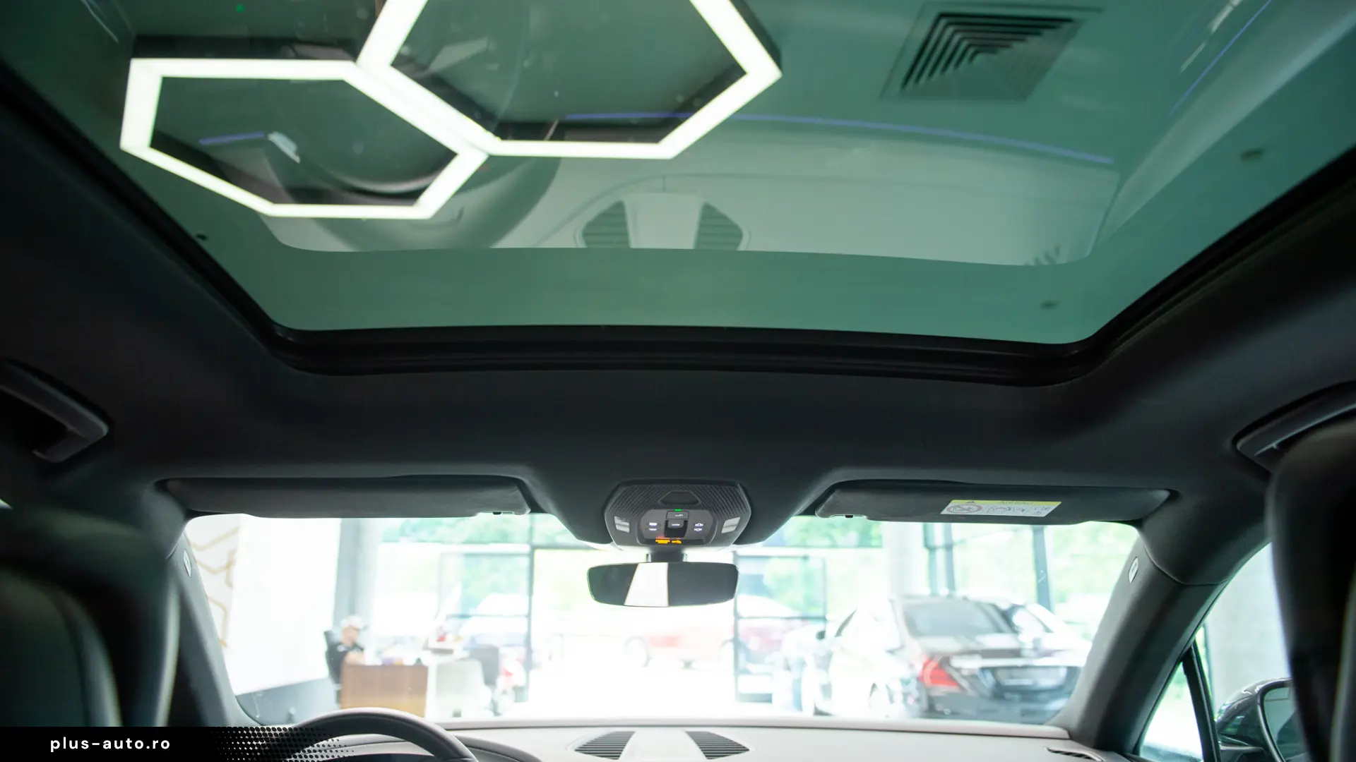 Porsche Macan Electric 4S