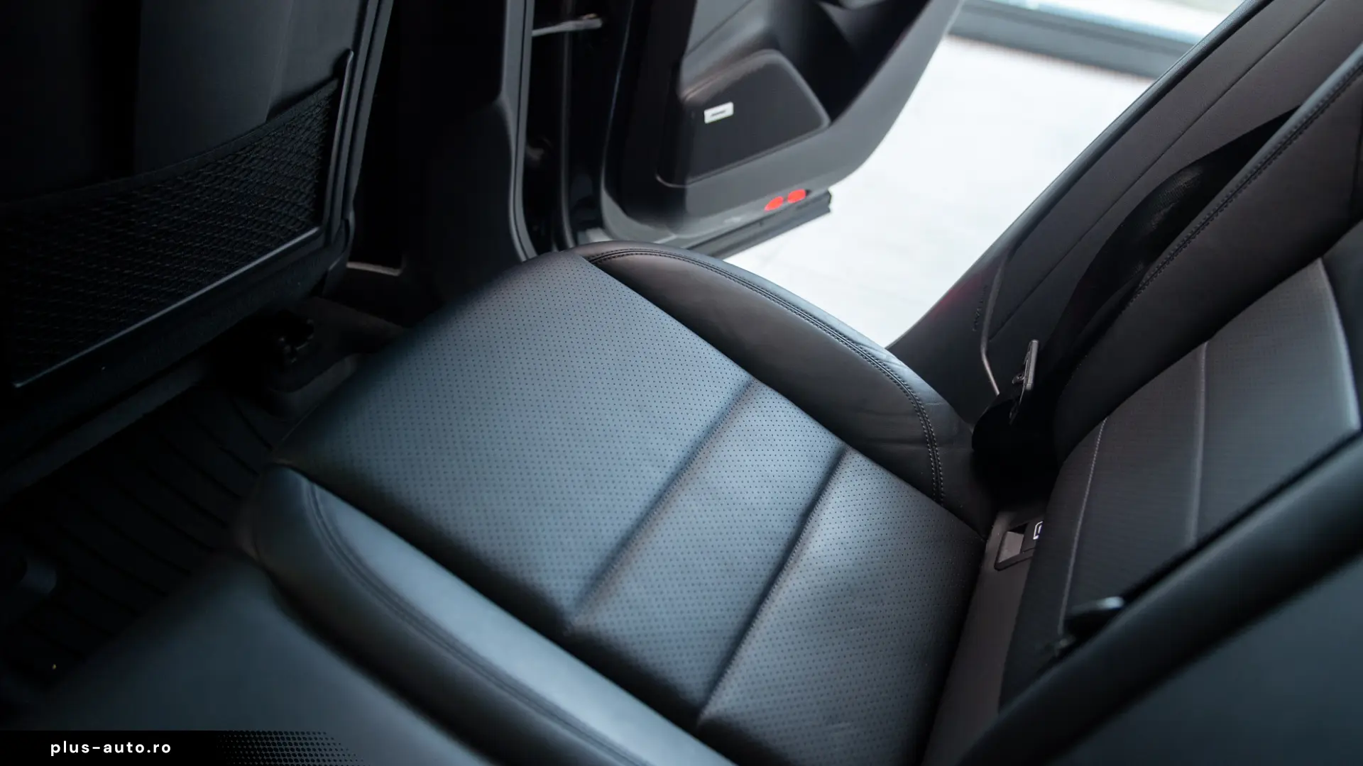 Porsche Macan Electric 4S