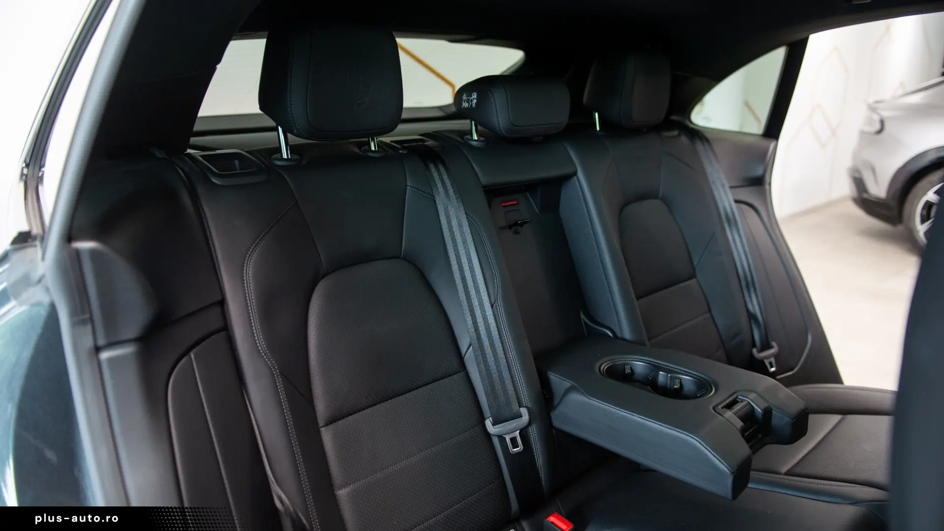Porsche Macan Electric 4S
