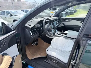 Audi RSQ8 Performance- B&O 3D- Matrix- Carbon