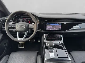 AUDI RS Q8 4.0 TFSI quattro Head-Up B O HiFi Anhängek
