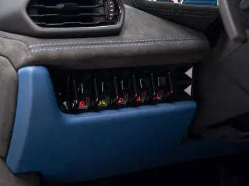 Lamborghini Huracán Tecnica   Blu Mehit   Full PPF   Lift