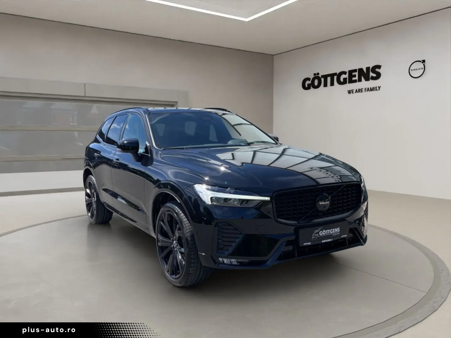 VOLVO XC60 B5 Ultra Black Edition AWD AHK PANO 360