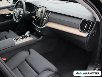 VOLVO XC90 T8 AWD Plus 7Sitze 360Grad PANO AHK SHZ LHZ