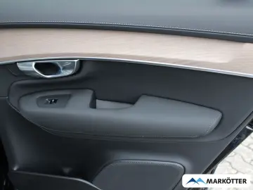 VOLVO XC90 T8 AWD Plus 7Sitze 360Grad PANO AHK SHZ LHZ