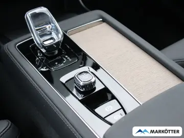 VOLVO XC90 T8 AWD Plus 7Sitze 360Grad PANO AHK SHZ LHZ