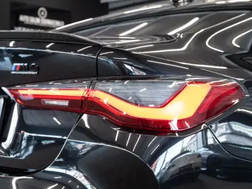 BMW M4 Competition Coupe xDrive CARBON HEAD-UP H&K