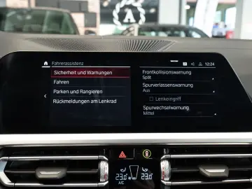 BMW M4 Competition Coupe xDrive CARBON HEAD-UP H&K