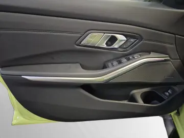 BMW M3 Competition M xDrive Carbon Seats