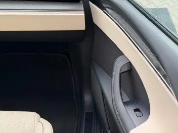 TESLA MODEL X PLAID HW4    6 LOCURI - LIVRARE RAPIDA!