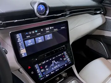 MASERATI Grecale  Modena - LIVRARE RAPIDA!