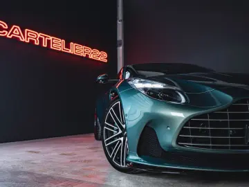 ASTON MARTIN DB12 - LIVRARE RAPIDA!