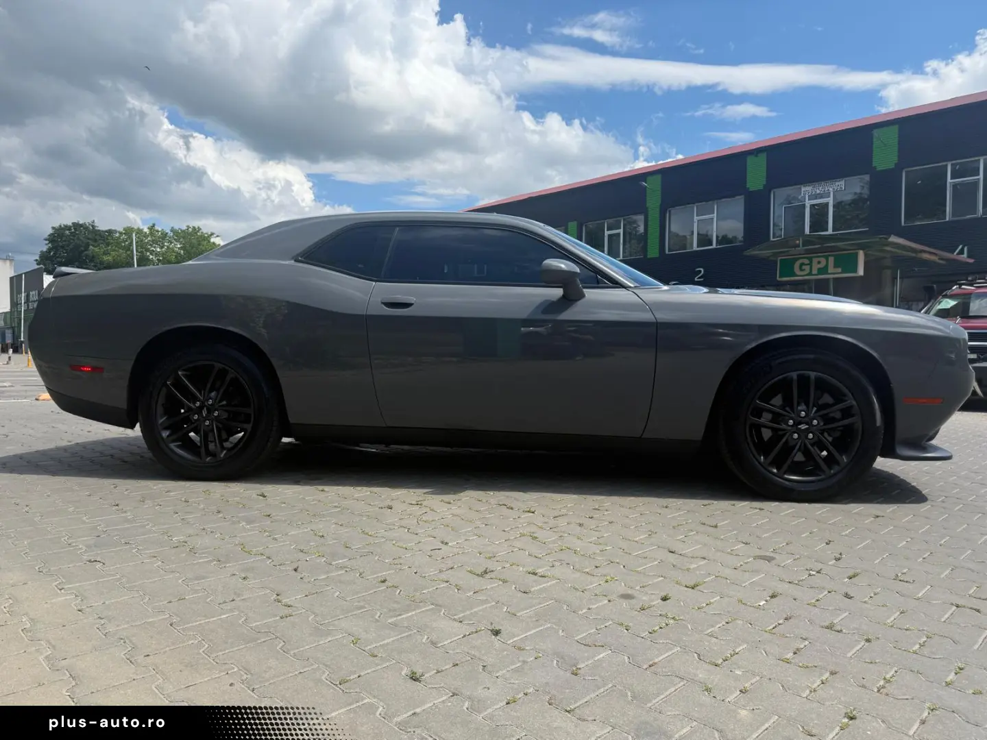 Dodge Challenger