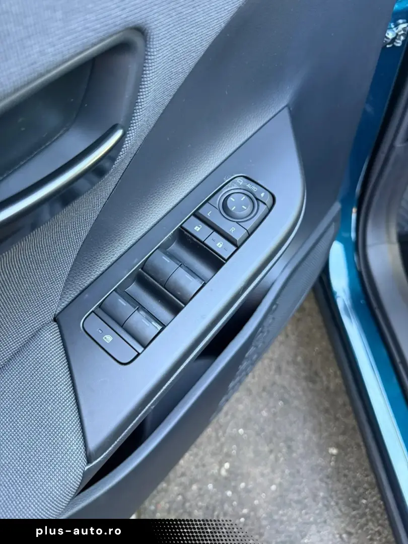 Toyota C-HR MY25 2.0 HEV 180 CP 4x2 CVT Dynamic