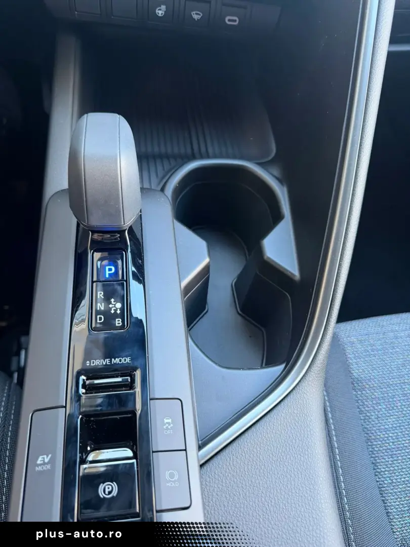 Toyota C-HR MY25 2.0 HEV 180 CP 4x2 CVT Dynamic