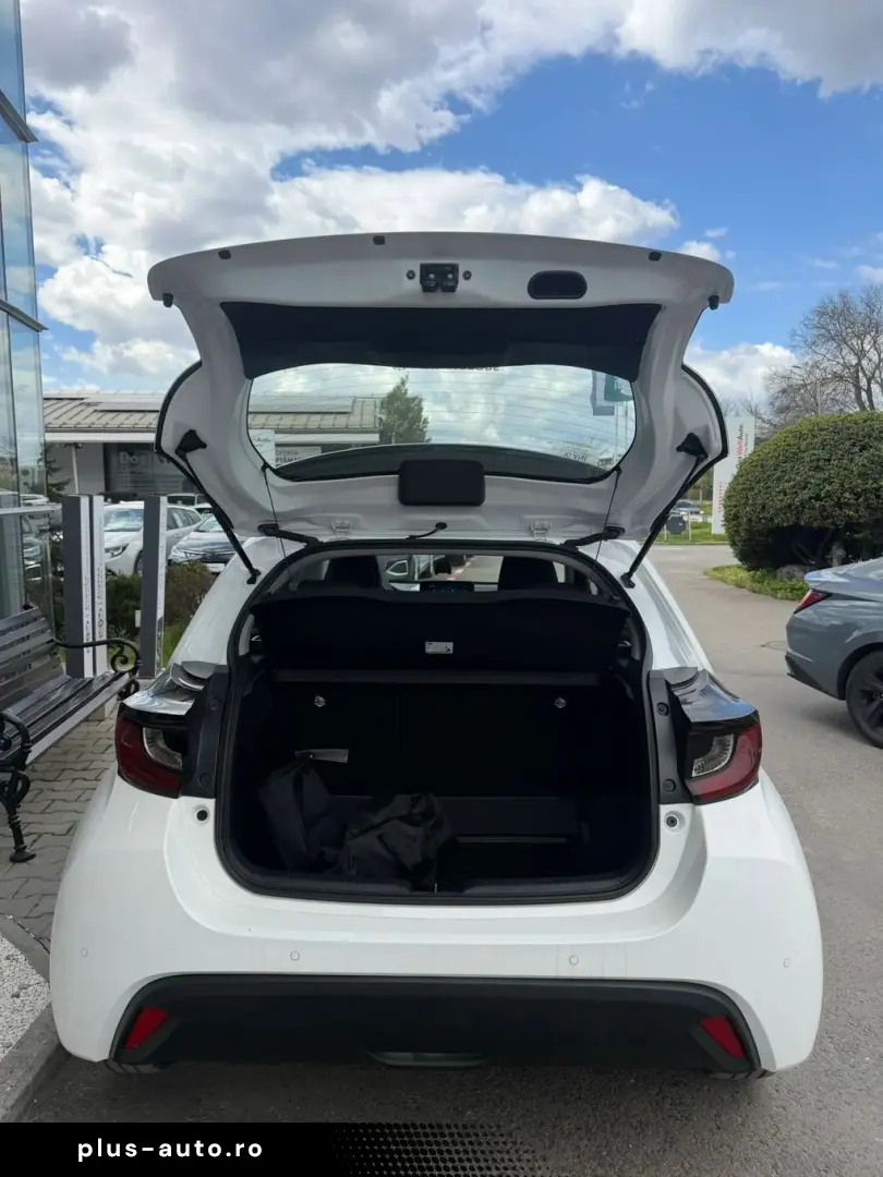 Toyota Yaris 5usi hatchback 1.5 Hybrid Active HYB Auto