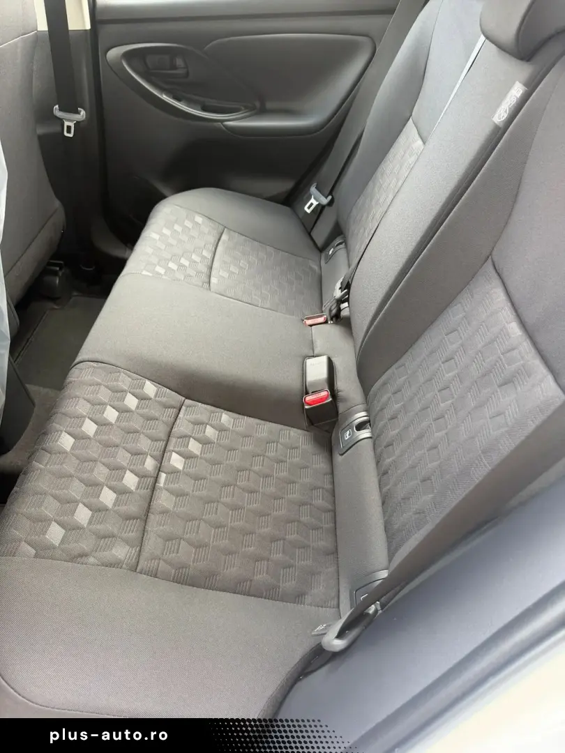 Toyota Yaris 5usi hatchback 1.5 Hybrid Active HYB Auto