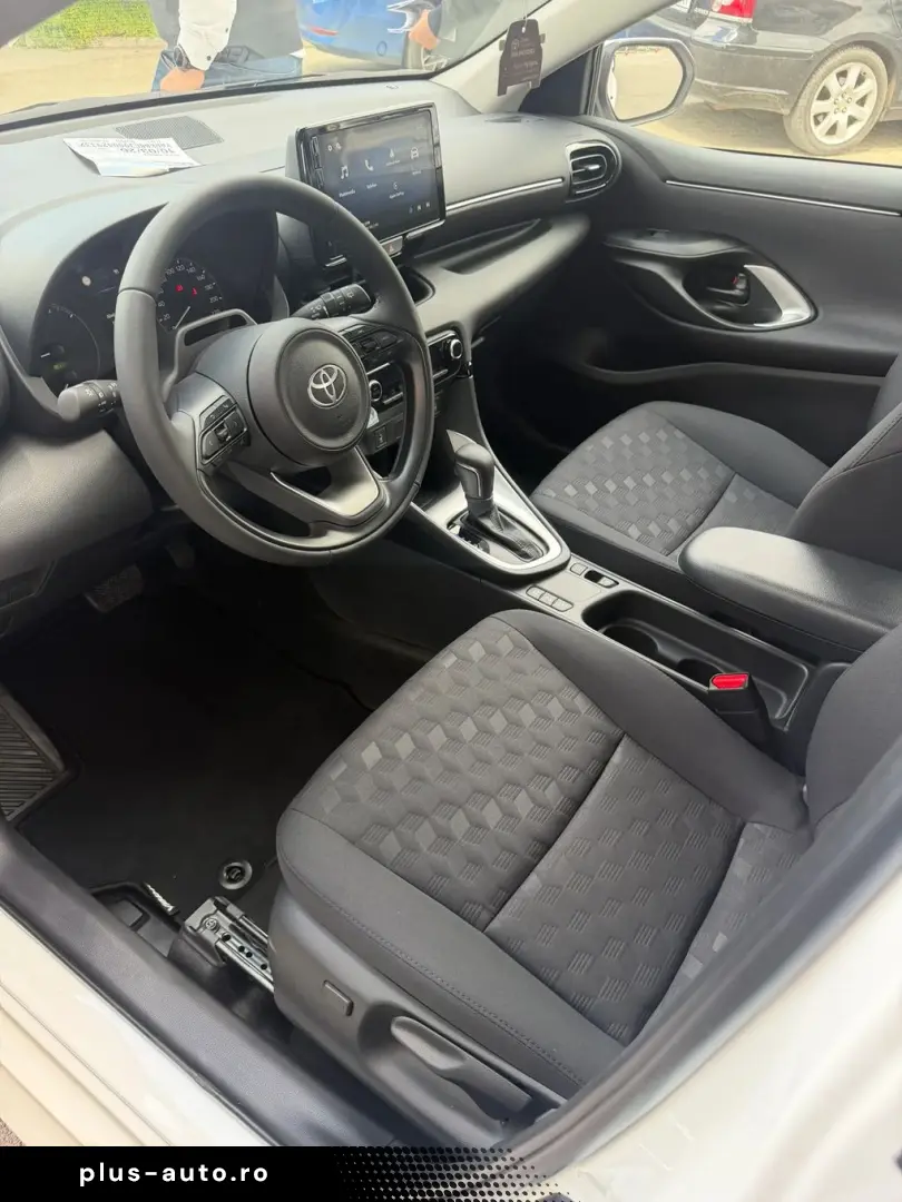 Toyota Yaris 5usi hatchback 1.5 Hybrid Active HYB Auto