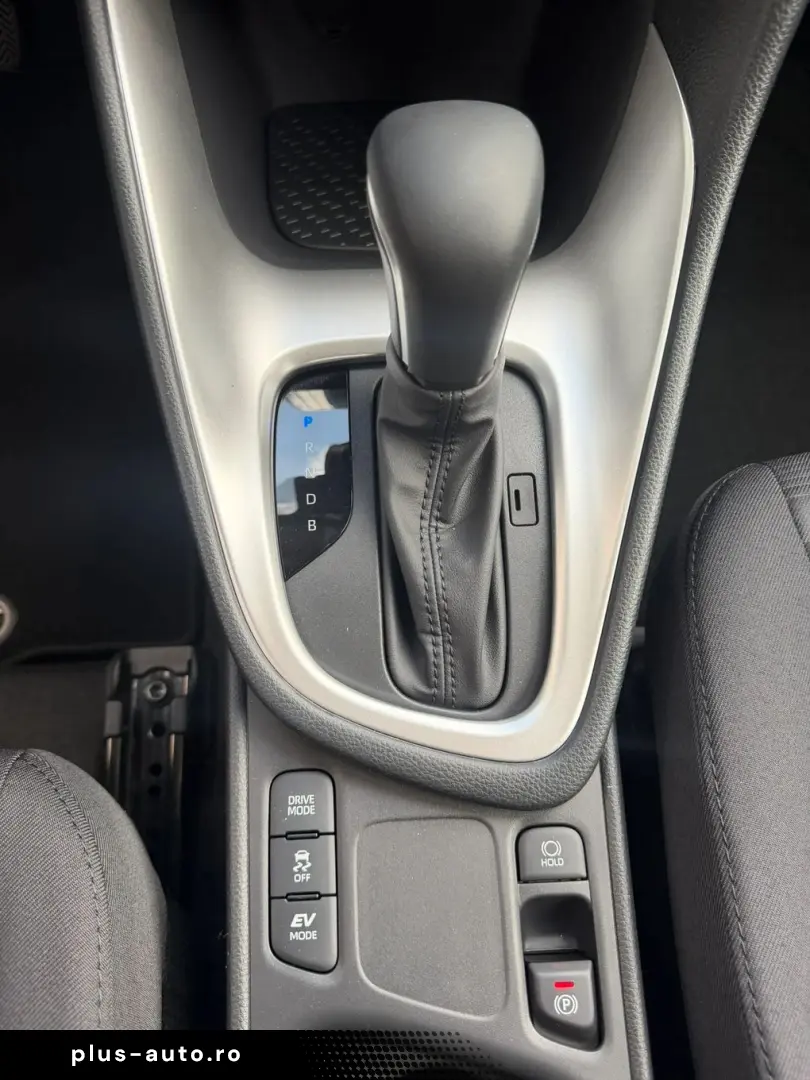 Toyota Yaris 5usi hatchback 1.5 Hybrid Active HYB Auto