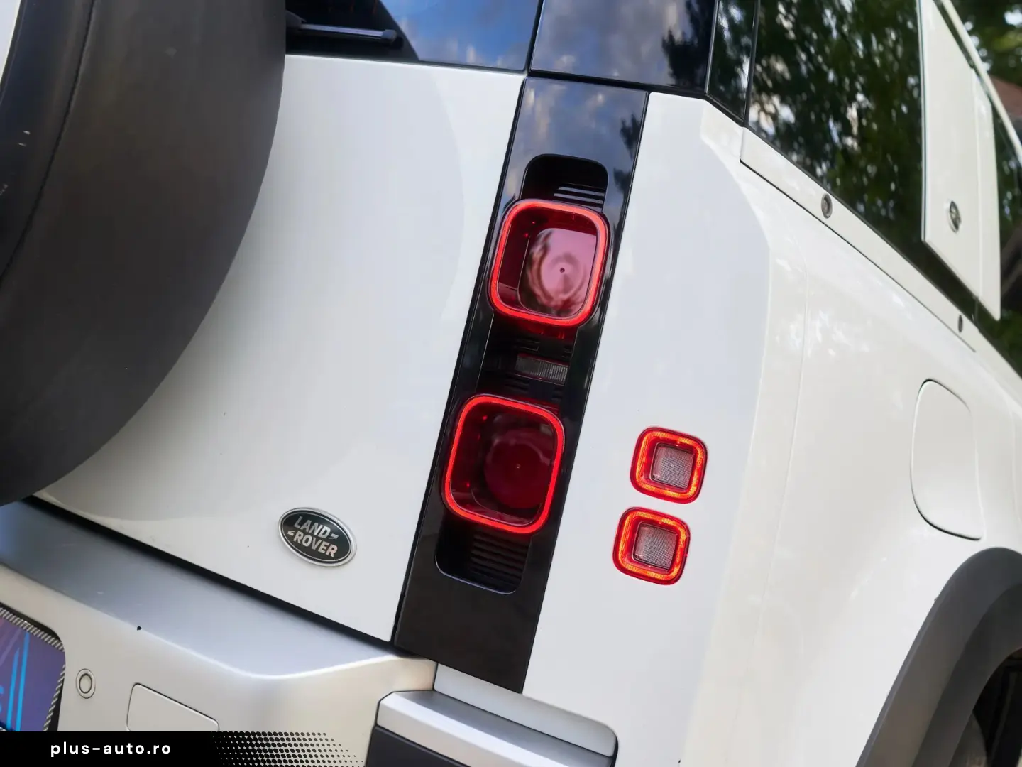 Land-Rover Defender